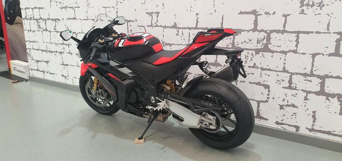 2025 Aprilia RSV4 1100 Factory RSV4 Black