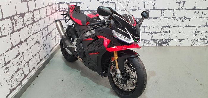 2025 Aprilia RSV4 1100 Factory RSV4 Black
