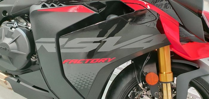 2025 Aprilia RSV4 1100 Factory RSV4 Black
