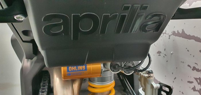 2025 Aprilia RSV4 1100 Factory RSV4 Black