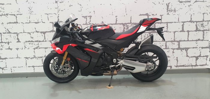 2025 Aprilia RSV4 1100 Factory RSV4 Black