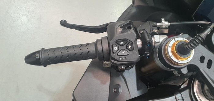 2025 Aprilia RSV4 1100 Factory RSV4 Black