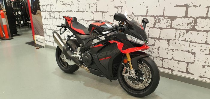 2025 Aprilia RSV4 1100 Factory RSV4 Black