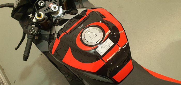 2025 Aprilia RSV4 1100 Factory RSV4 Black