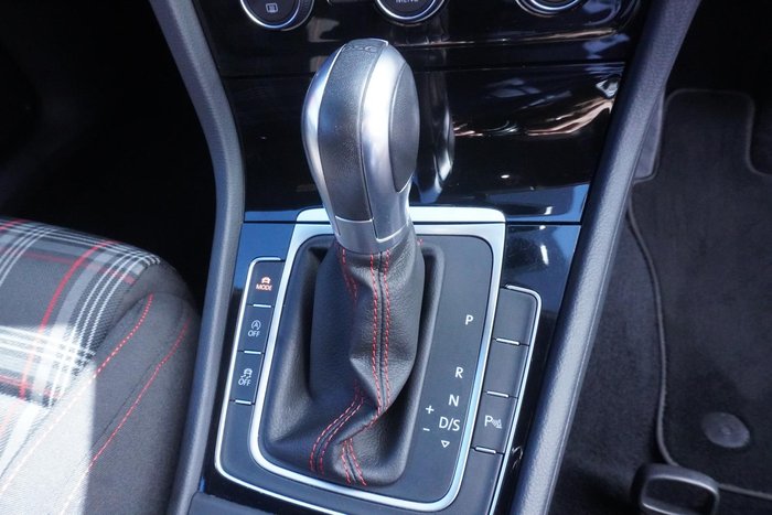2017 Volkswagen Golf GTI Original