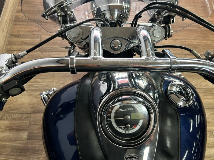 2010 Triumph THUNDERBIRD BLUE