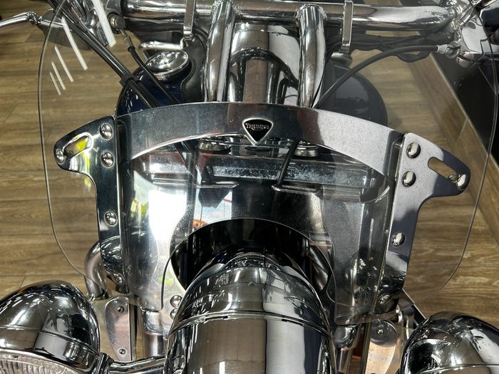 2010 Triumph THUNDERBIRD BLUE