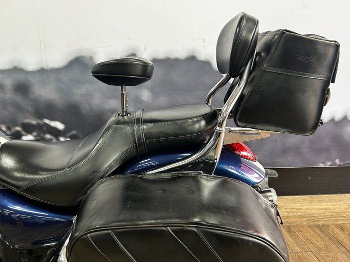2010 Triumph THUNDERBIRD BLUE