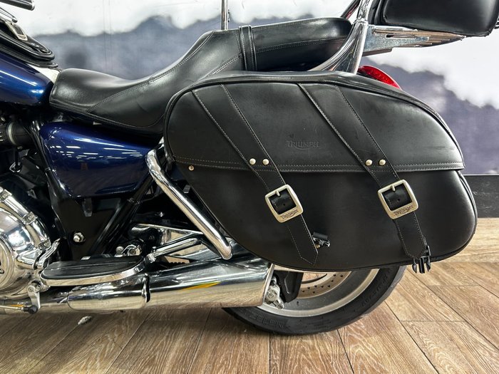 2010 Triumph THUNDERBIRD BLUE