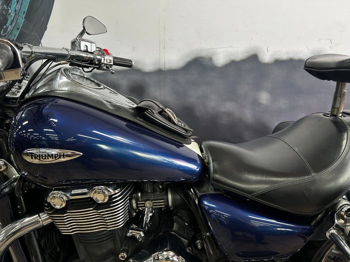 2010 Triumph THUNDERBIRD BLUE