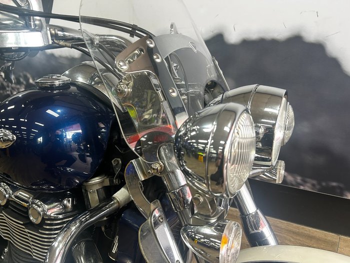 2010 Triumph THUNDERBIRD BLUE