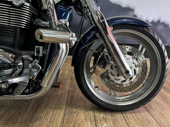 2010 Triumph THUNDERBIRD BLUE