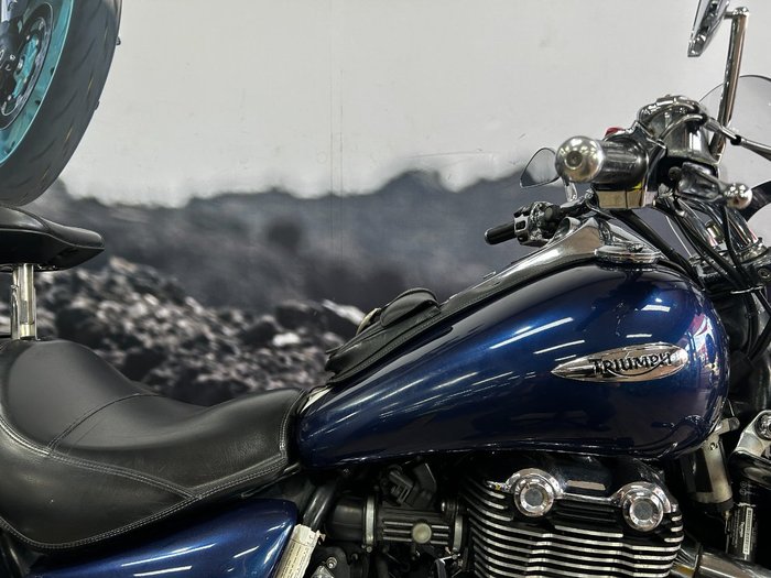 2010 Triumph THUNDERBIRD BLUE