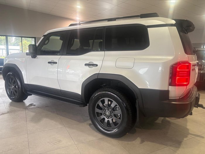 2024 Toyota Landcruiser Prado Altitude