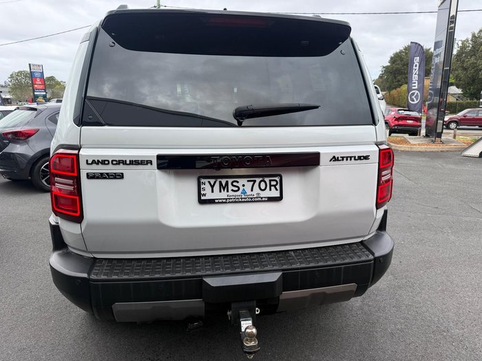 2024 Toyota Landcruiser Prado