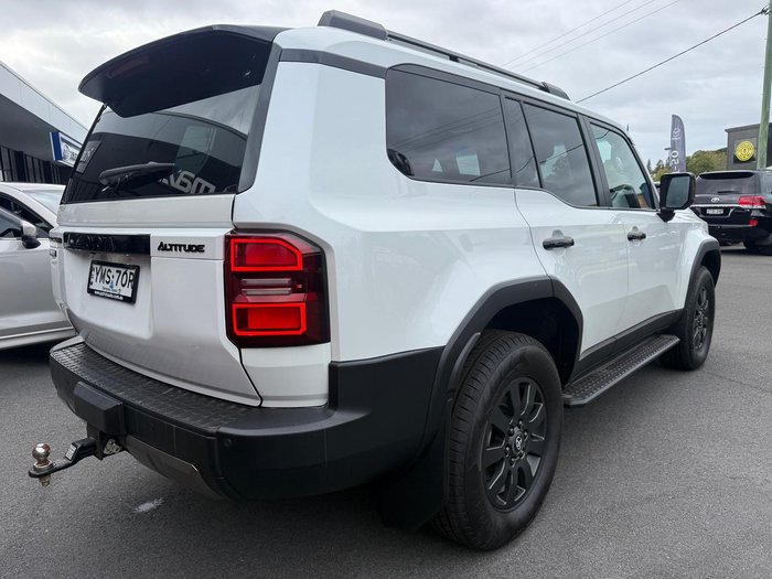 2024 Toyota Landcruiser Prado