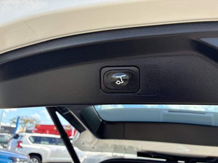 2024 Ford Everest Platinum