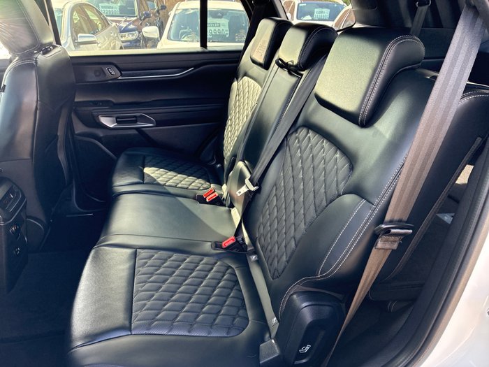 2024 Ford Everest Platinum