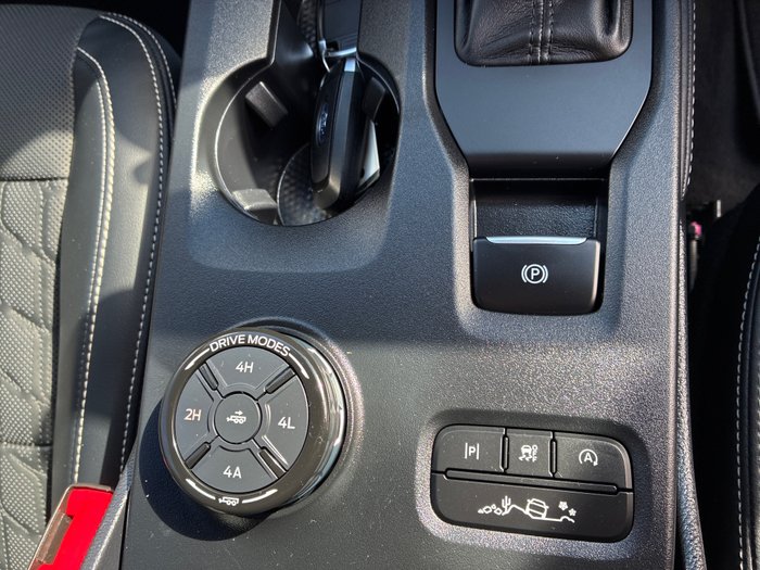2024 Ford Everest Platinum