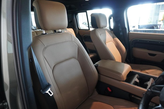 2024 Land Rover Defender 110 D350 X-Dynamic SE