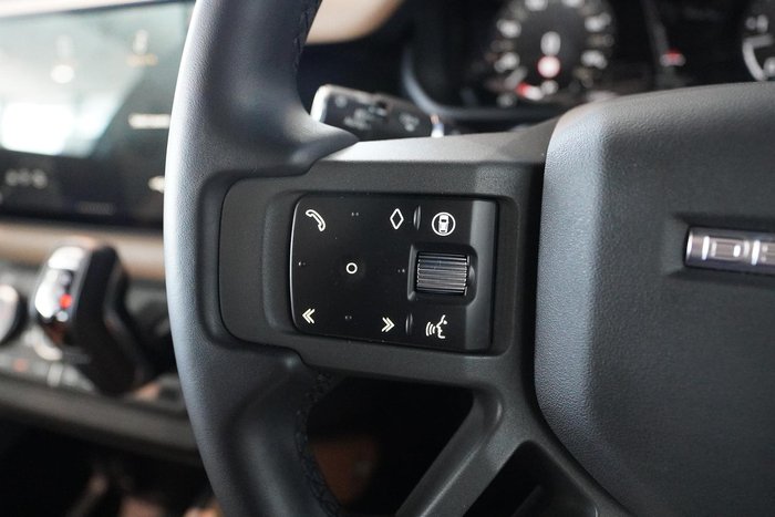 2024 Land Rover Defender 110 D350 X-Dynamic SE