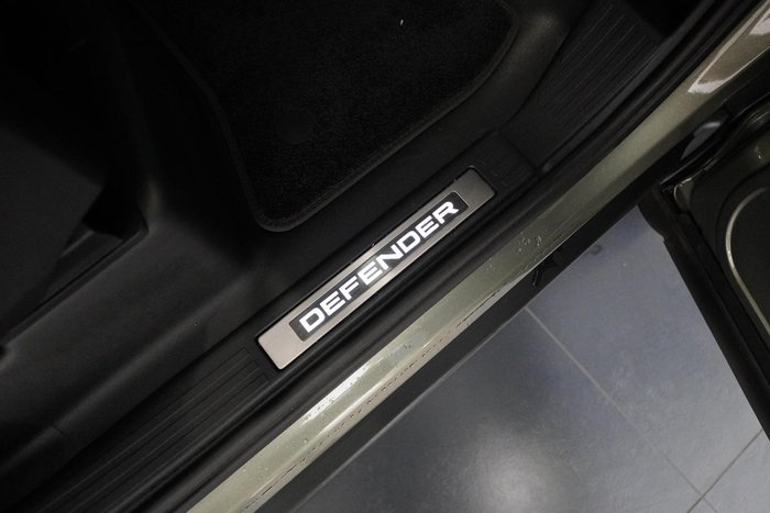2024 Land Rover Defender 110 D350 X-Dynamic SE