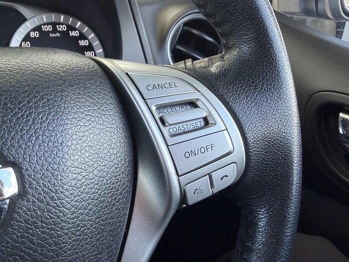 2015 Nissan Navara ST