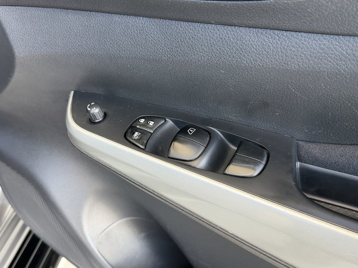 2015 Nissan Navara ST