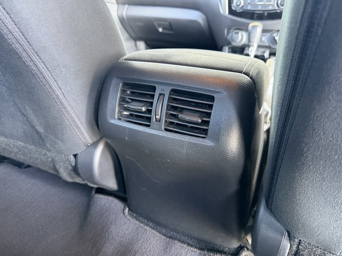 2015 Nissan Navara ST