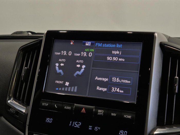 2018 Toyota Landcruiser Sahara VDJ200R 4X4 Dual Range White