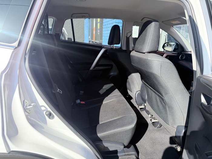 2018 Toyota RAV4 GX ASA44R AWD Glacier White