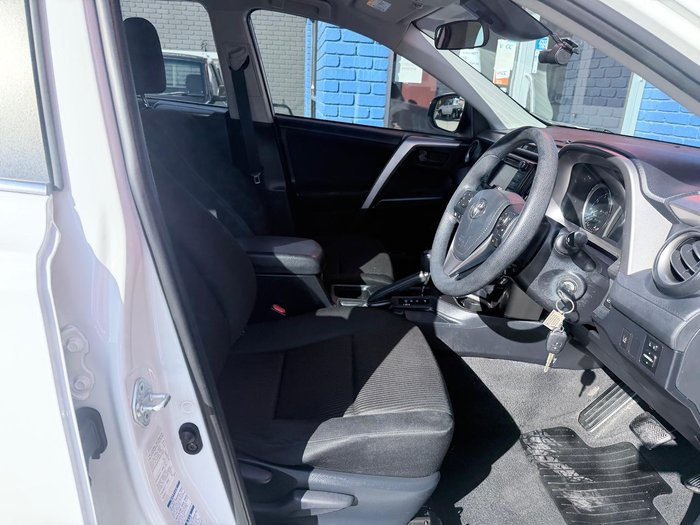 2018 Toyota RAV4 GX ASA44R AWD Glacier White