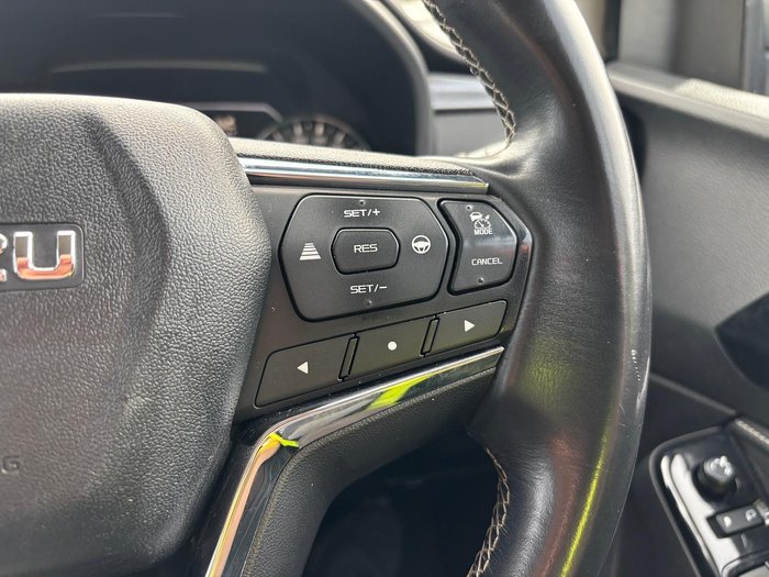 2021 Isuzu MU-X LS-T