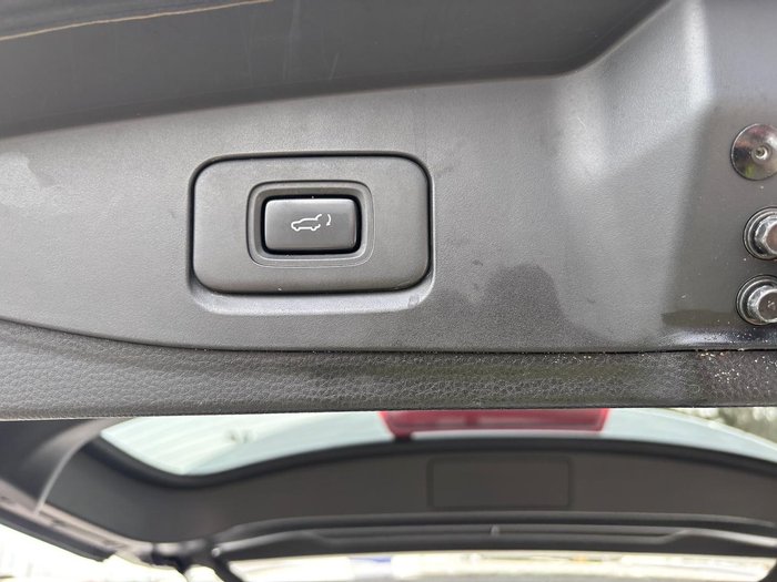 2021 Isuzu MU-X LS-T