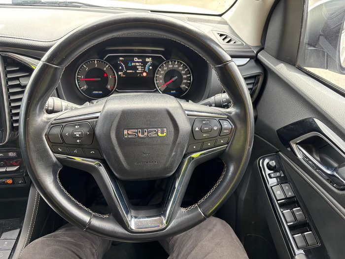 2021 Isuzu MU-X LS-T