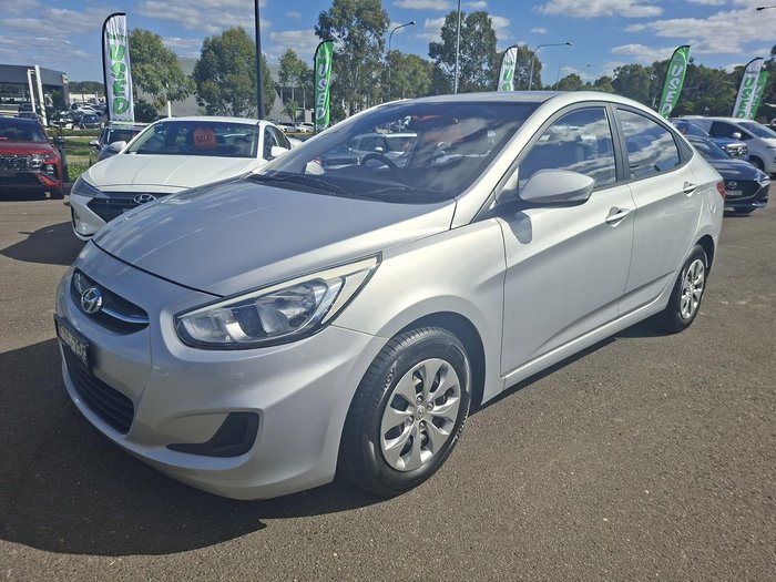 2014 Hyundai Accent Active