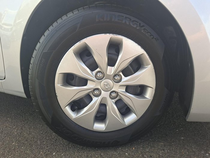 2014 Hyundai Accent Active