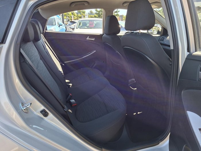 2014 Hyundai Accent Active