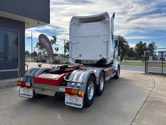 2020 Western Star 4800 Series 4800 FXB White