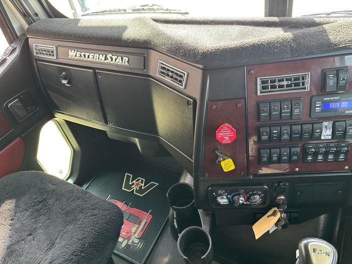 2020 Western Star 4800 Series 4800 FXB White