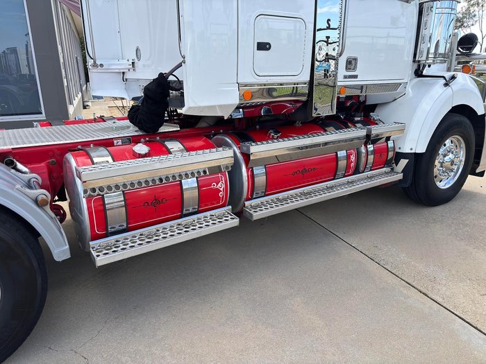 2020 Western Star 4800 Series 4800 FXB White