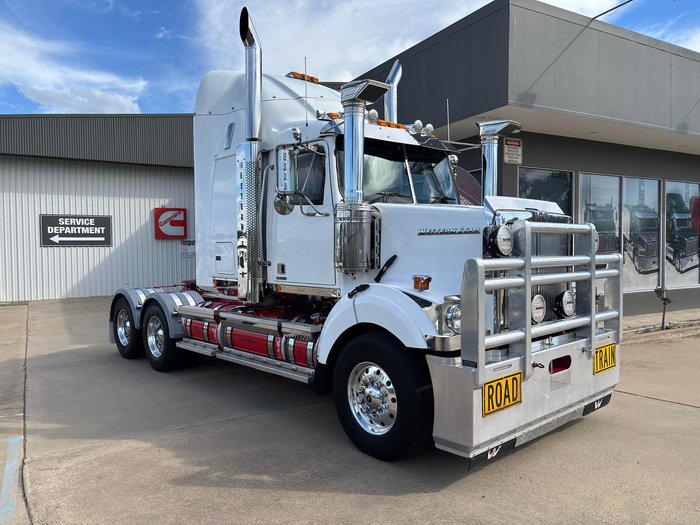 2020 Western Star 4800 Series 4800 FXB White