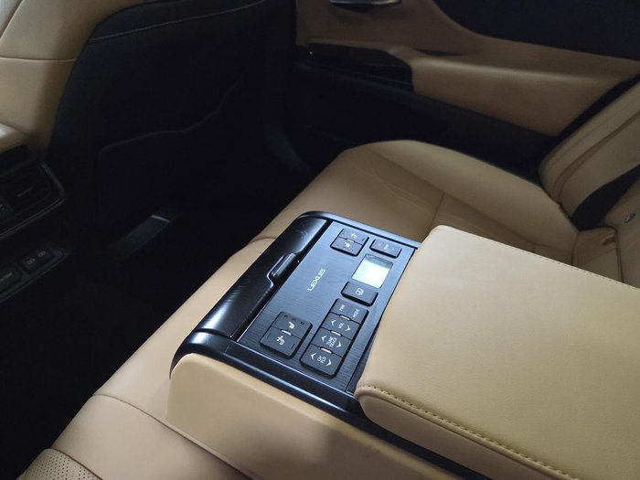 2021 Lexus ES 300h Sports Luxury