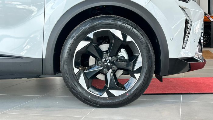 2025 Mitsubishi ASX Exceed XE MY25 Crystal White with Onyx Black Roof