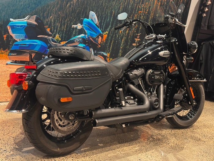 Harley-Davidson Heritage Classic 114 (FLHCS) Softail