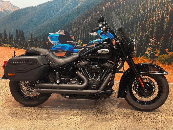 Harley-Davidson Heritage Classic 114 (FLHCS) Softail