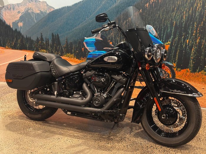 Harley-Davidson Heritage Classic 114 (FLHCS) Softail