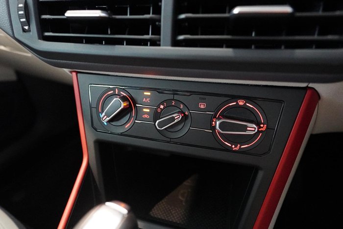 2018 Volkswagen Polo beats