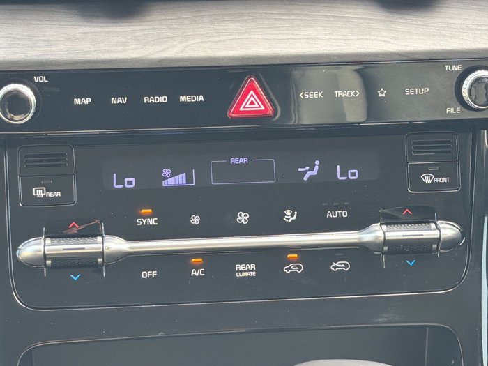 2023 Kia Carnival SLi