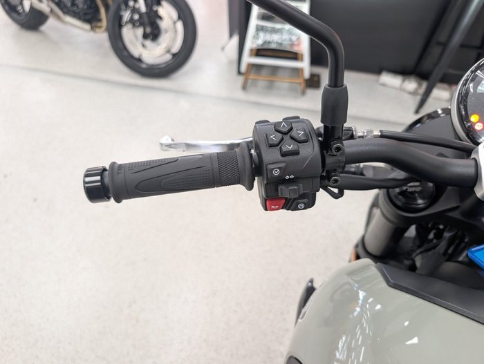 2026 Triumph TRIDENT 660 (LAMS) grey